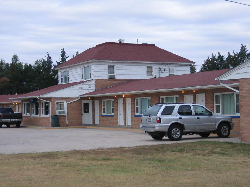 Trenton, NE Trenton NE Soo Paw Motel 2 photo, picture, image
