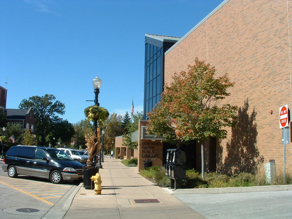 Downers Grove, IL: Downers Grove Public Library