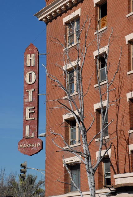 Pomona, CA: historic hotel mayfair