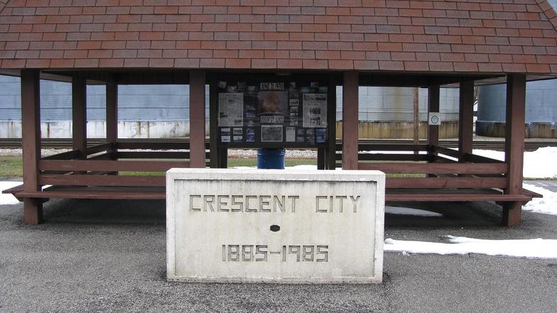 Crescent City, IL: crescent city memorial