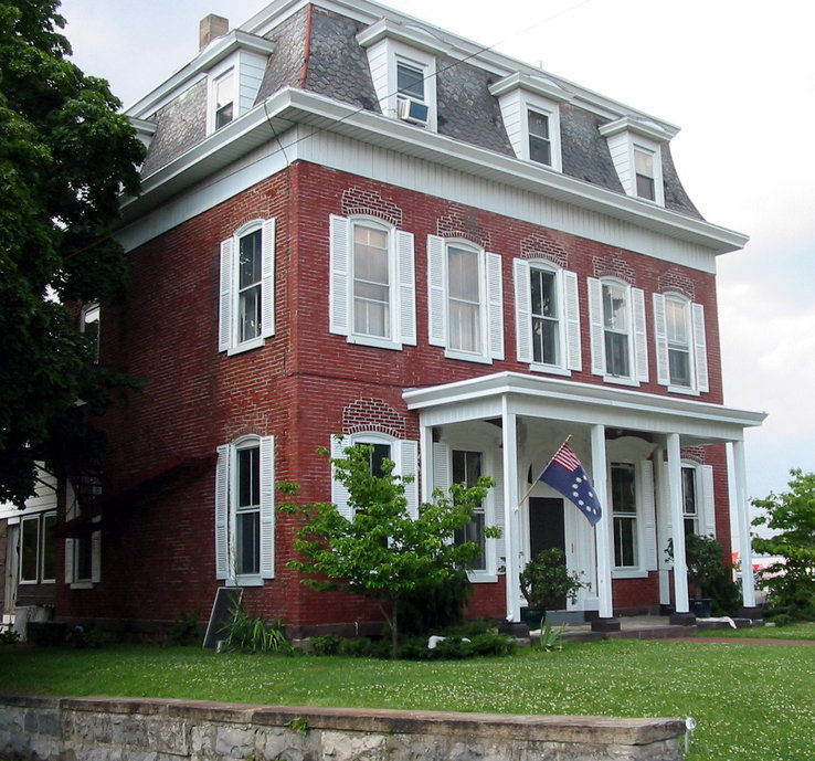 Easton, PA: 731 lehigh street, in easton's courthouse district