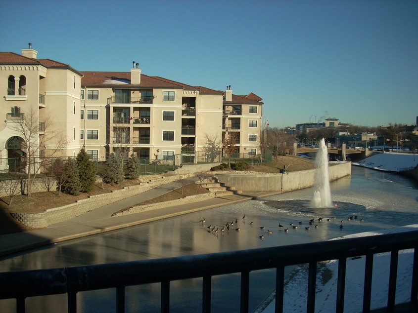 Kansas City, MO: The Fountain view at the Plaza apartment complex.