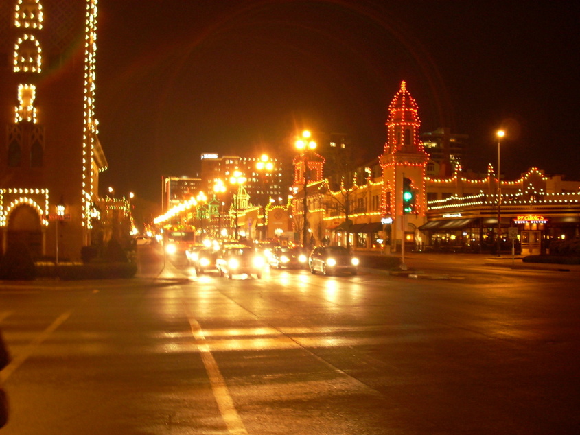 Kansas City, MO: Night time during christmas in the plaza, 47th street If I remember correctly.