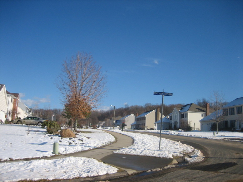 Newington, CT: Ridgeview Crossing & Barn Hill Lane