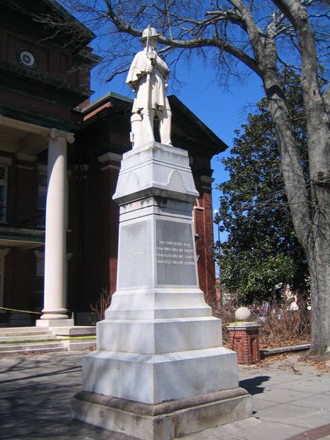 Newnan, GA: Confederate Memorial Monument - Coweta County Courthouse