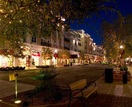 Henderson, NV: Shopping at the District.