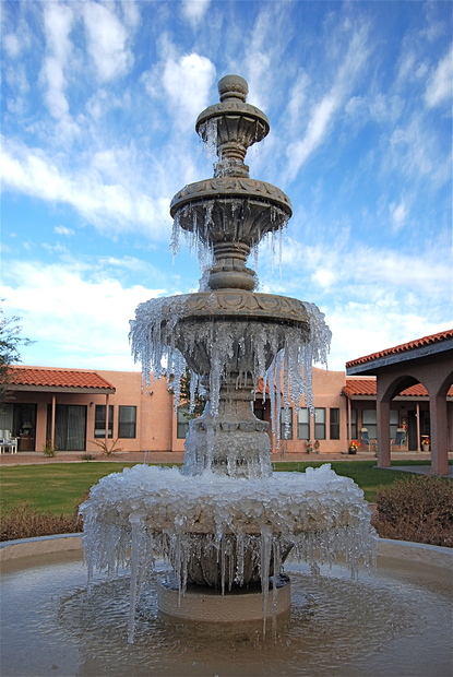 Green Valley, AZ: Green Valley, AZ "Coolest Place on Earth" Fountain at Silver Springs retirement center