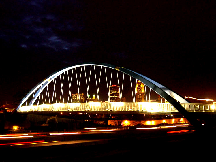 Des Moines, IA: i235 - Skyline in Background