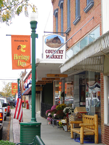 Warsaw, MO: Heritage Days banners on Main St.
