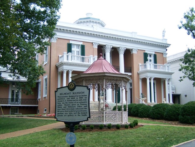 Nashville-Davidson, TN: The Belmont Mansion of Belmont University Campus