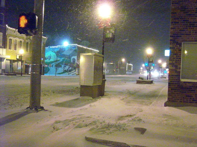 Chillicothe, MO: Washington Street (Hwy 65) during a blizzard
