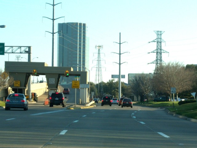 Farmers Branch, TX: Dallas North Tollway Access Road