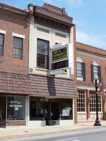 Lebanon, KY: Photo of Main Street in Lebanon, Kentucky: Hennings Restaurant and May and Parman Real Estate Agency