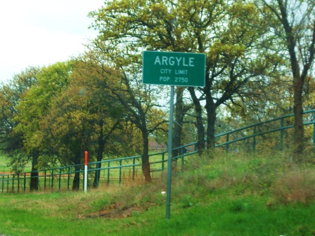 Argyle, TX: City Limits sign on FM 1830