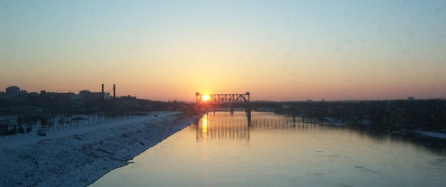 Kansas City, MO: Sunset on the Missouri River from the Paseo Bridge