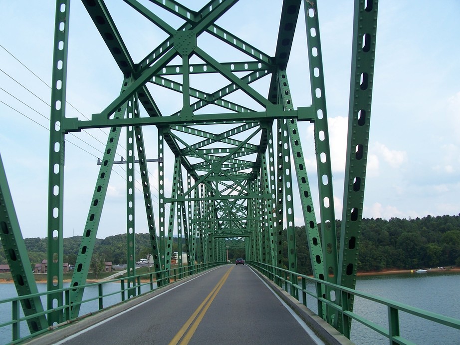 Dandridge, TN: Dandridge: crossing the James Hoskins bridge