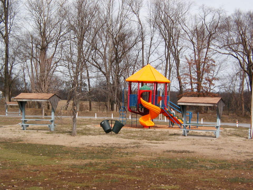 Vienna, IL: Vienna City Park playground equipment