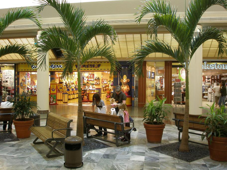 Metairie, LA: lakside mall