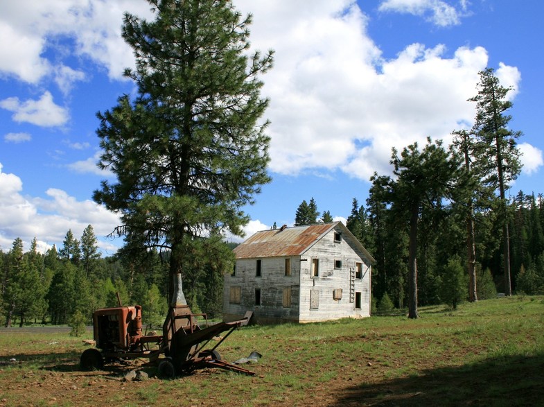 Ochoco, OR: Abandoned Mining Camp....