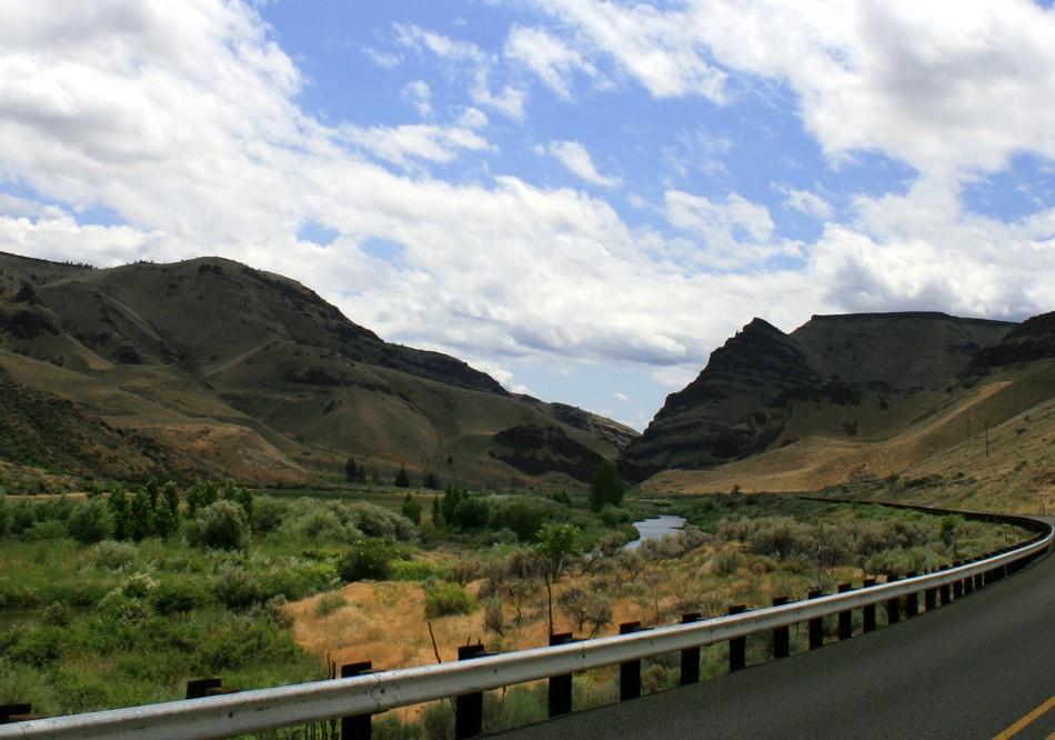 Dayville, OR : Hwy 19 & the John Day River 9miles west of Dayville ...