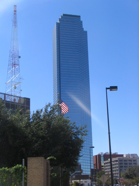 Dallas, TX: Bank of America building w/flag 2007