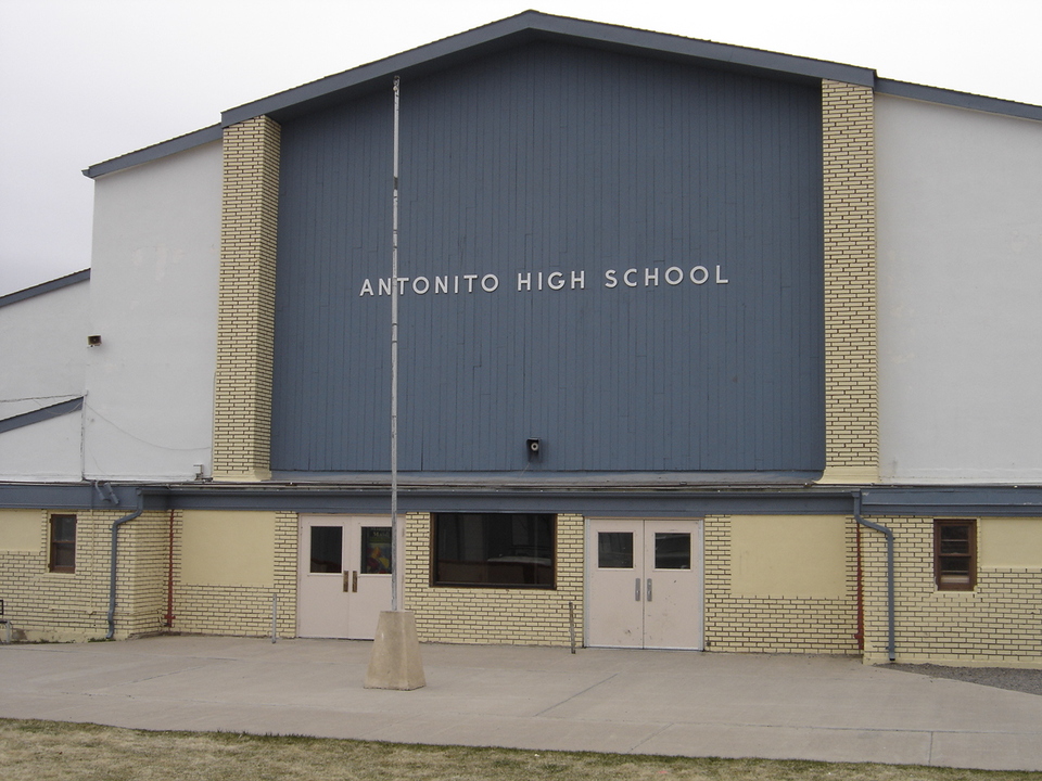 Antonito, CO: Antonito High School