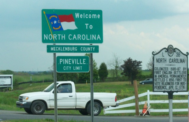Pineville, NC: North Carolina/South Carolina State Line on Hwy 51