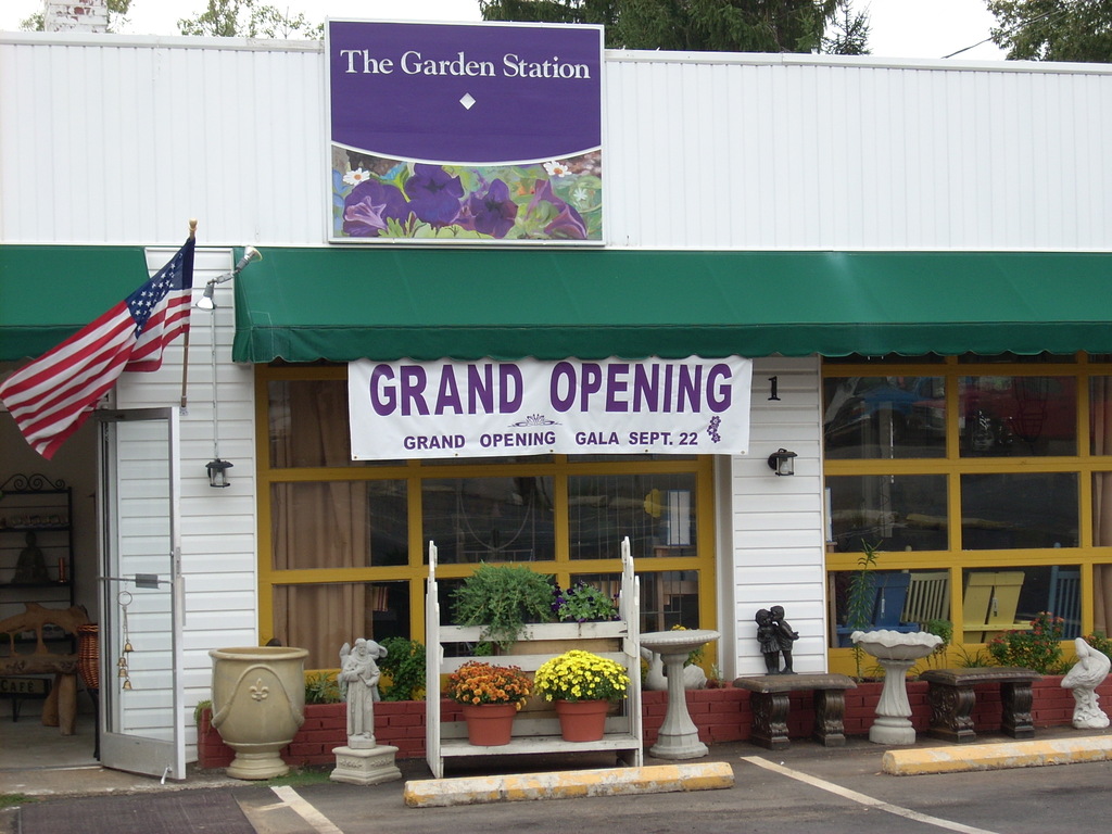 Weaverville, NC: The Garden Station . . . A Groovy Place in Weaverville