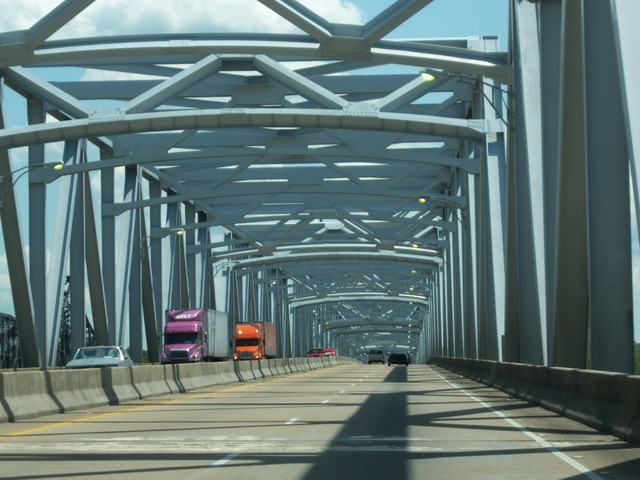 Vicksburg, MS: Crossing the Mississippi River on I-20 from Louisiana