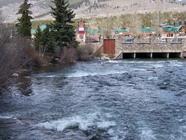 Silverthorne, CO: Blue River from the Outlet Mall