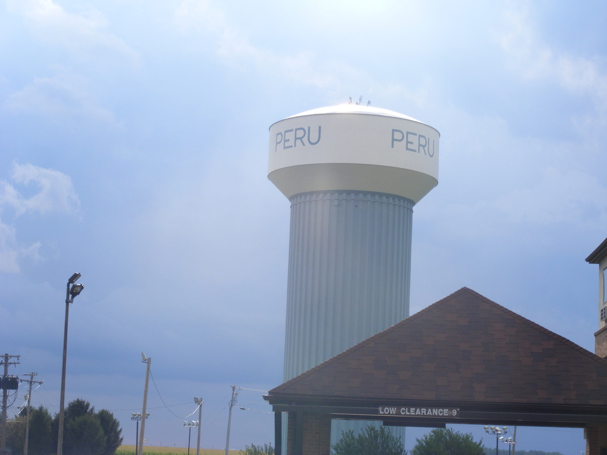 Peru, IL: Peru water tower
