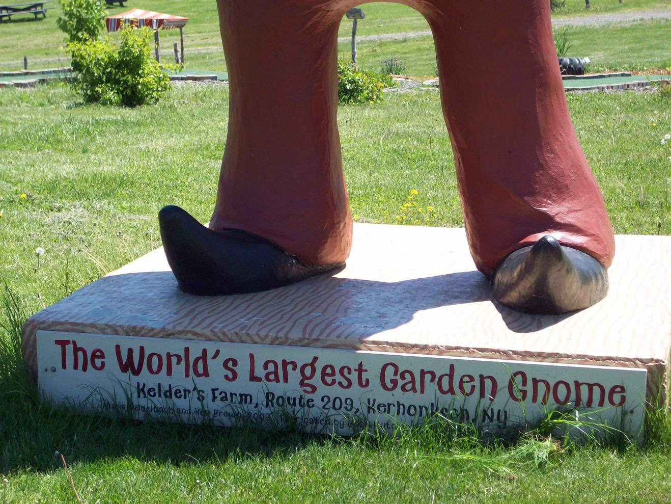 Kerhonkson, NY: World's Biggest Garden Gnome closer photo