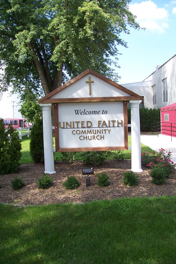 Valley, NE: United Faith Community Church Sign