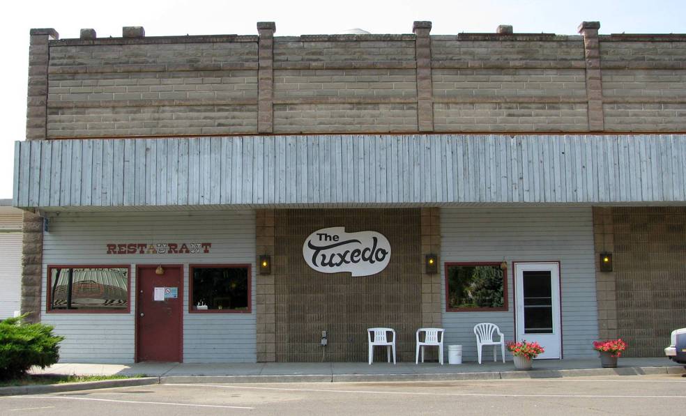 Prescott, WA: Tuxedo Tavern