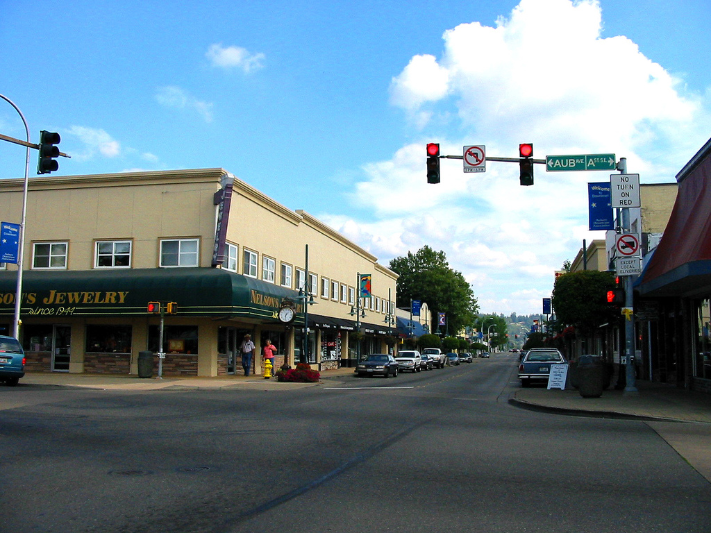 Auburn, WA: Main Street looking east