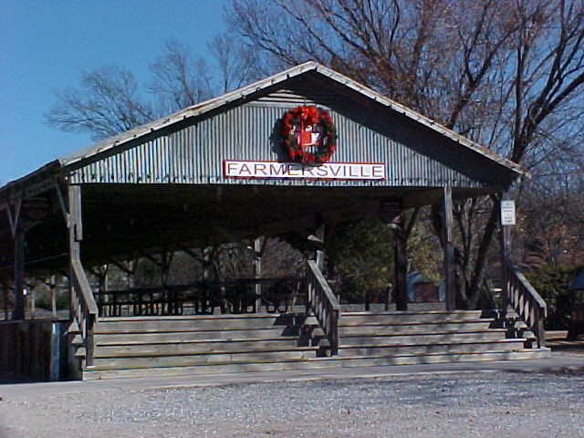 Farmersville, TX : Historic Onion Shed During The Holidays Photo ...