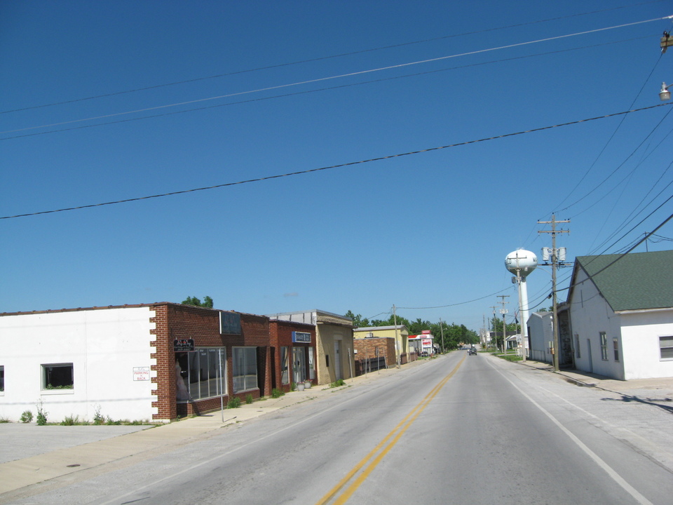 Marshfield, MO: Down town off the square.