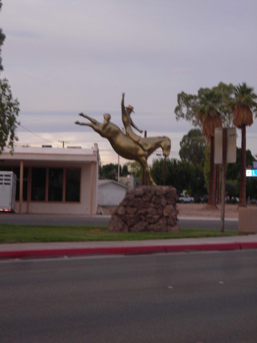Brawley, CA: Cattle Call Statue..