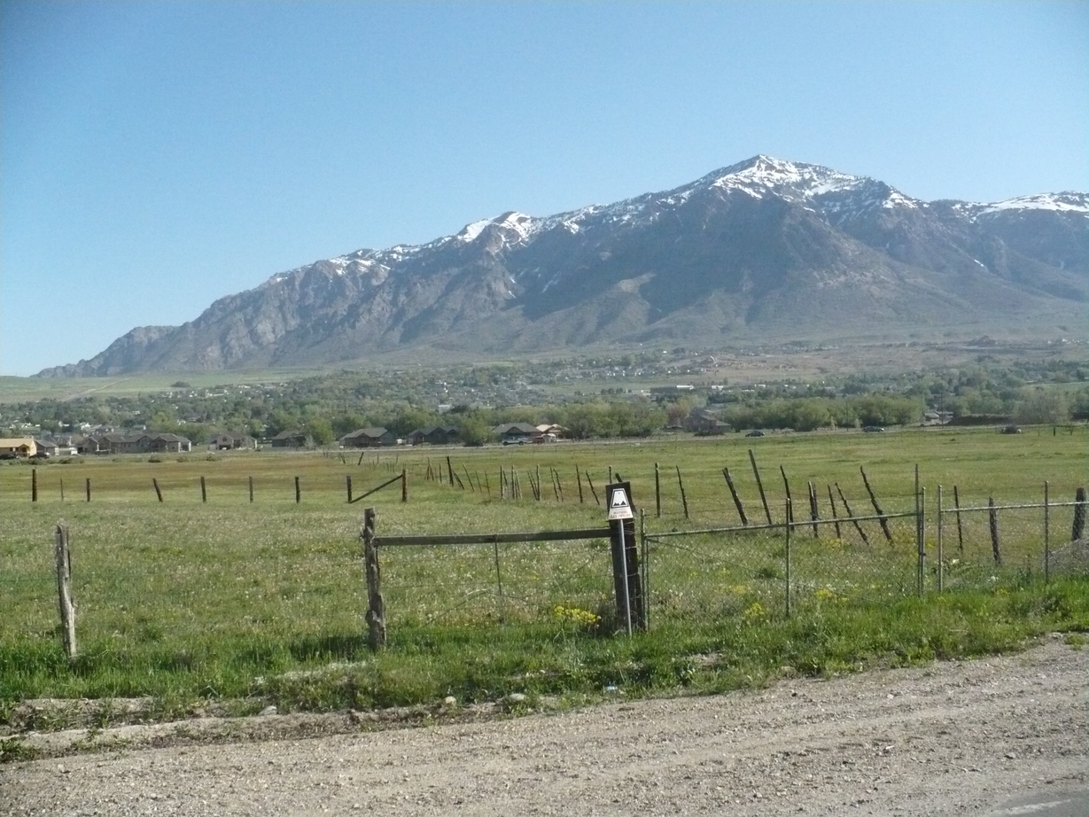 Pleasant View, UT: Beautiful scene from Elberta Drive in Pleasant View