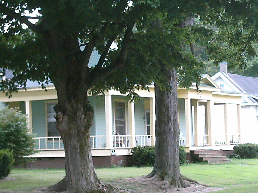 Clinton, KY: Beautiful old home built in 1895
