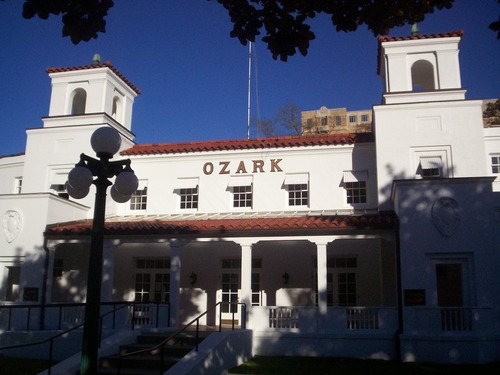 Hot Springs, AR: Picture of the Ozark Bathhouse on Bathhouse Row!