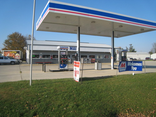 Neponset, IL: MARATHON GAS STATION NEPONSET