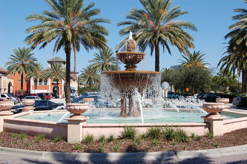 Doctor Phillips, FL: Fountain on Sand Lake Row Dr Phillips