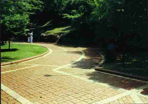 Hot Springs, AR: Walkway downtown near hot baths