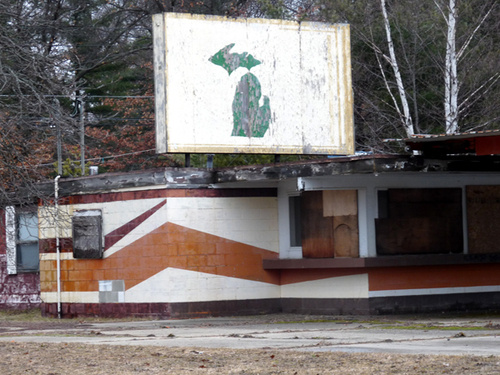 Skidway Lake, MI: An long since abandoned drive-in style restaurant in Skidway Lake
