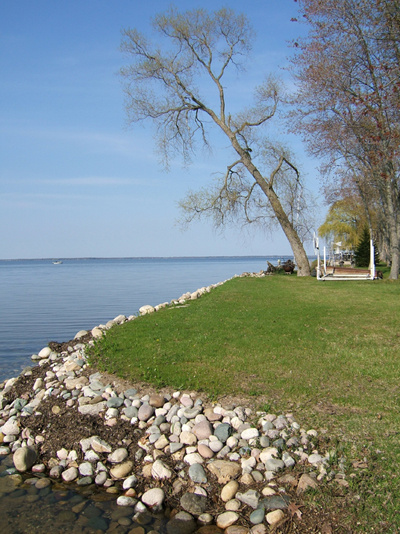 Houghton Lake, MI: Springtime on the lake's south shore