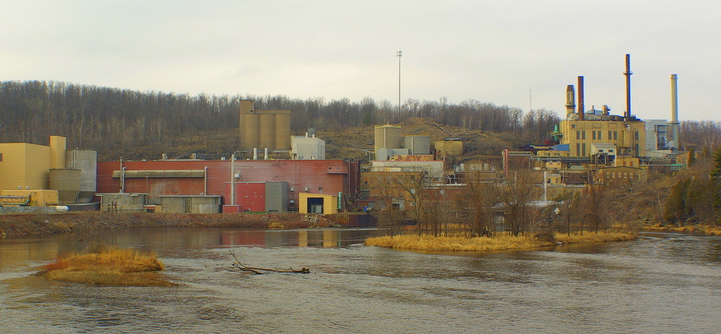 Niagara, WI: Closed Niagara Mill