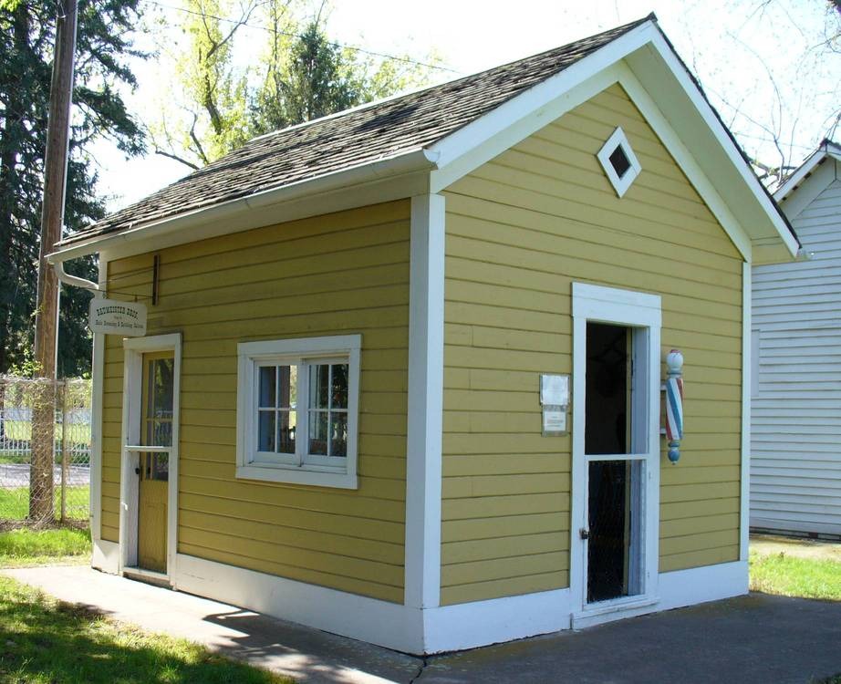 Walla Walla, WA: Fort Walla Walla Museum barber shop