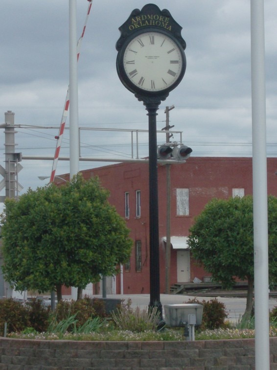 Ardmore, OK: Clock at the train station