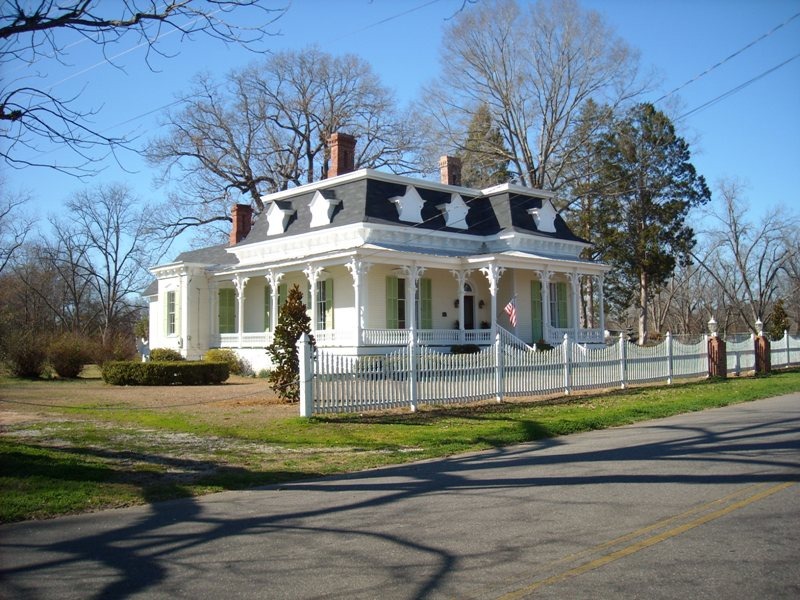 Americus, GA: Old House in Bronwood